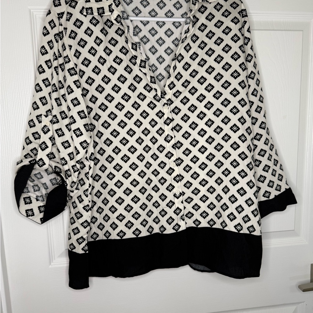 Zara Black and White 3/4 Sleeve Button Down Shirt floral rhombus pattern Sz‎ L